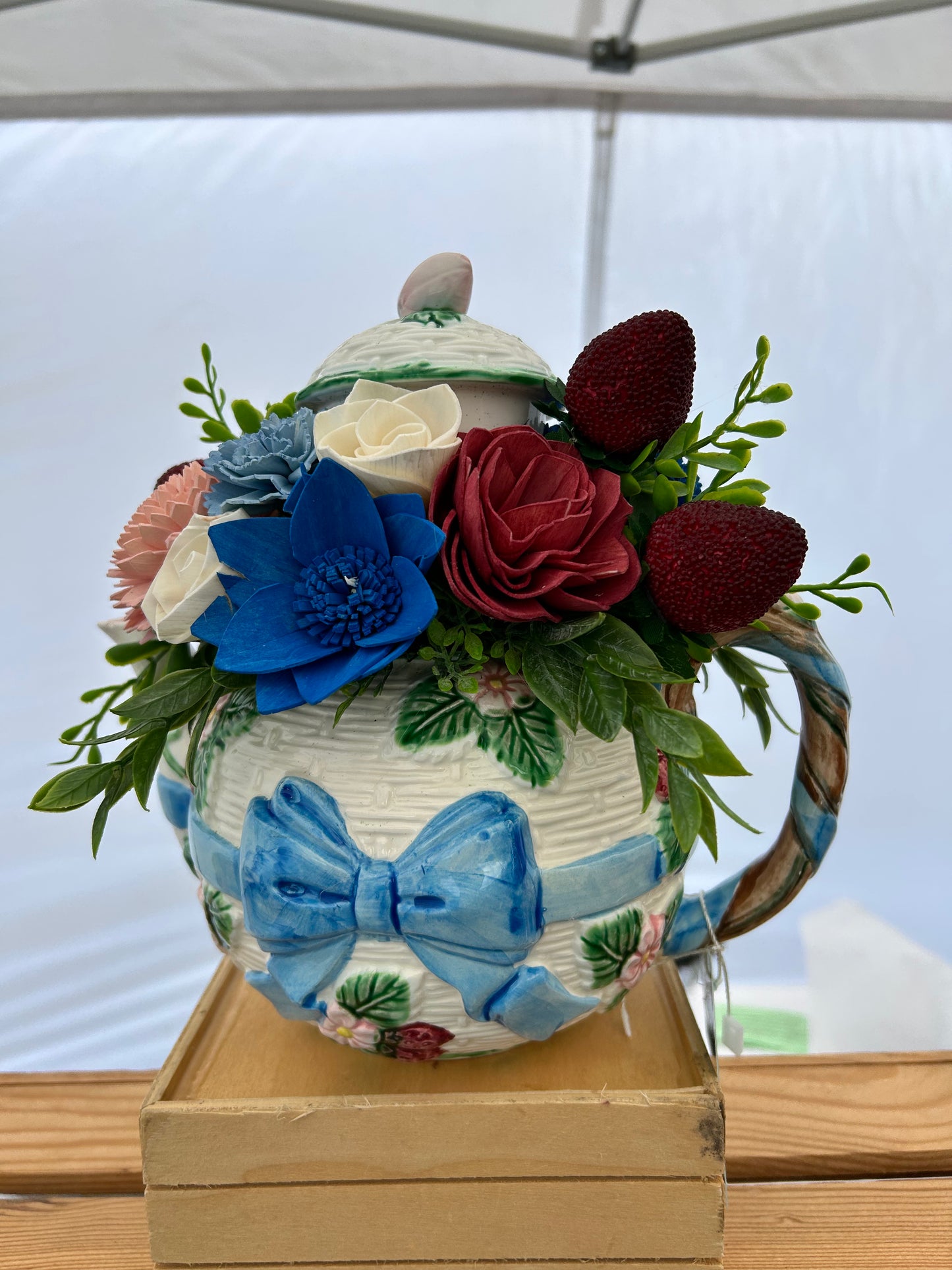 Strawberries tea pot